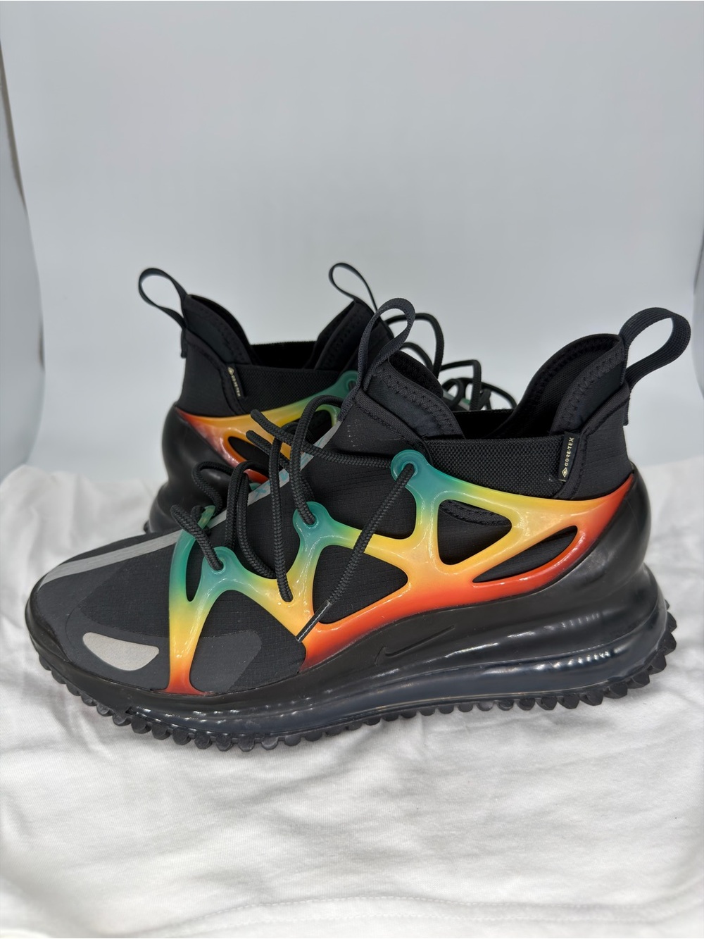 Nike Air Max 720 Gore Tex Horizon Off Noir/Cosmic Clay BQ5808 003 Mens Size 10